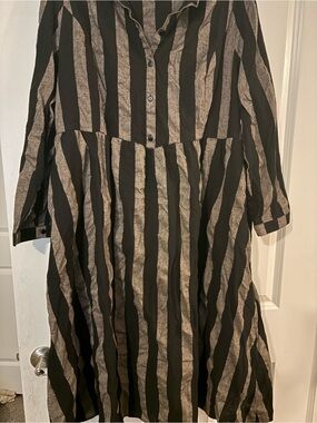 Long Sleeve Black and Gray Vertical Stripe Maxi Dress
